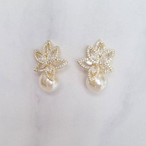 AD156 Aretes Dorados Perla y Marq Tomate