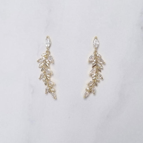 AD303 ARETES DORADOS MINI LARGOS HOJITAS