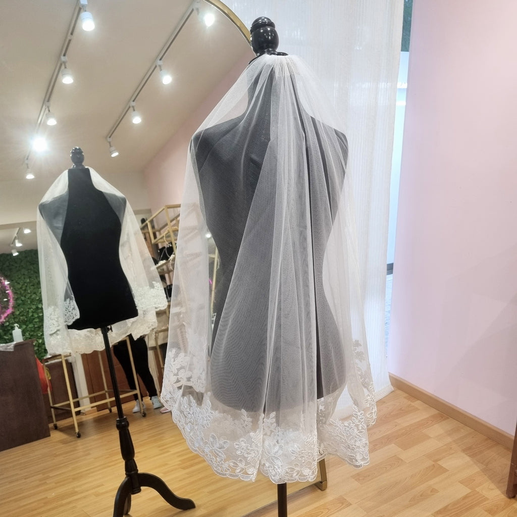 ETIOPIA Velo Ivory Corto con Encaje