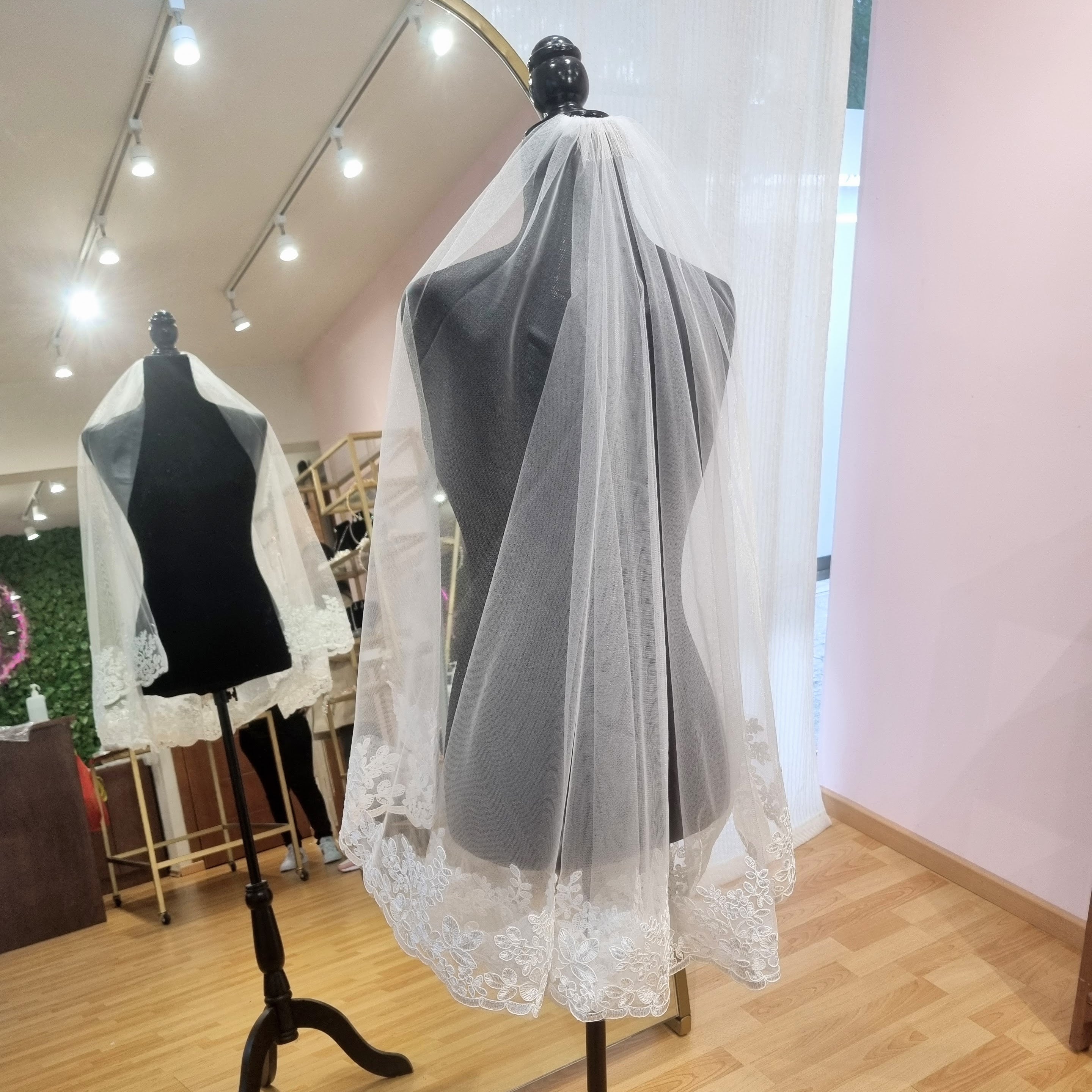 ETIOPIA Velo Ivory Corto con Encaje