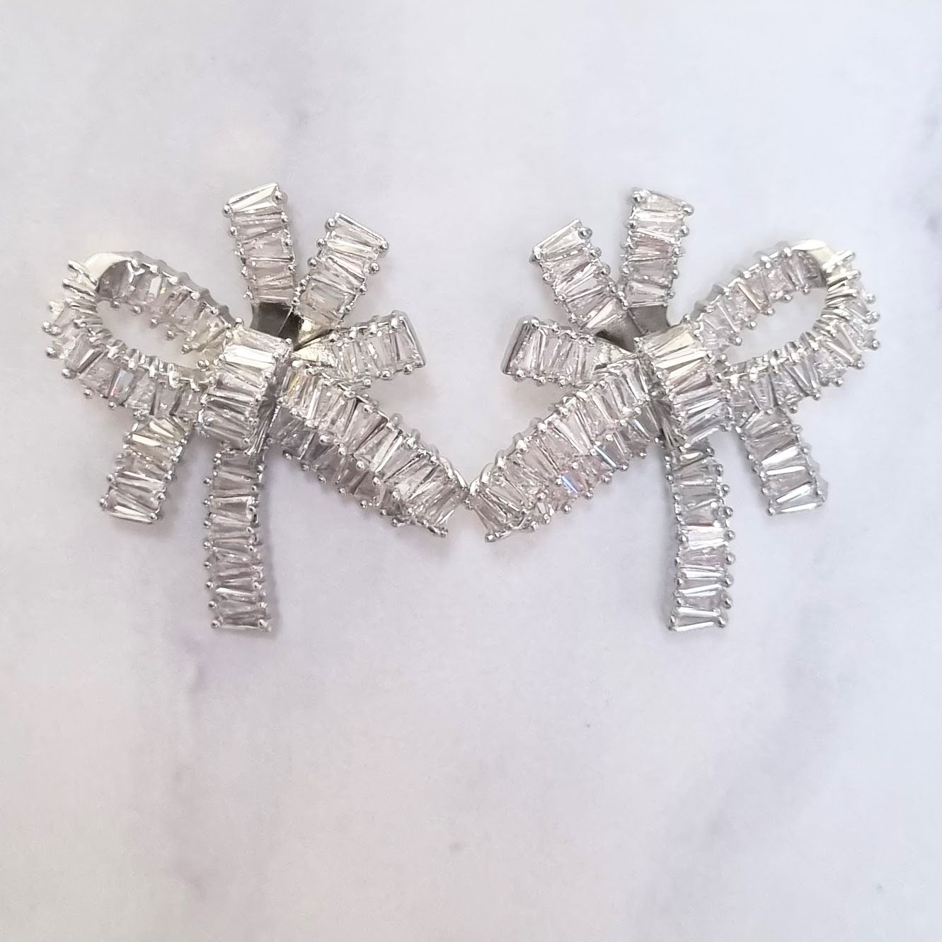 AP104 ARETES MOÑO PLATA