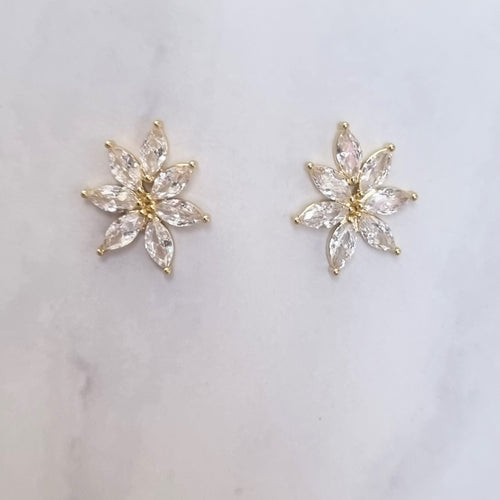 AD199 ARETES DORADOS STUD FLOR