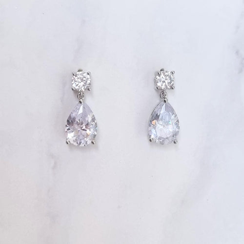 AP206 Aretes Plateados Circ Gota