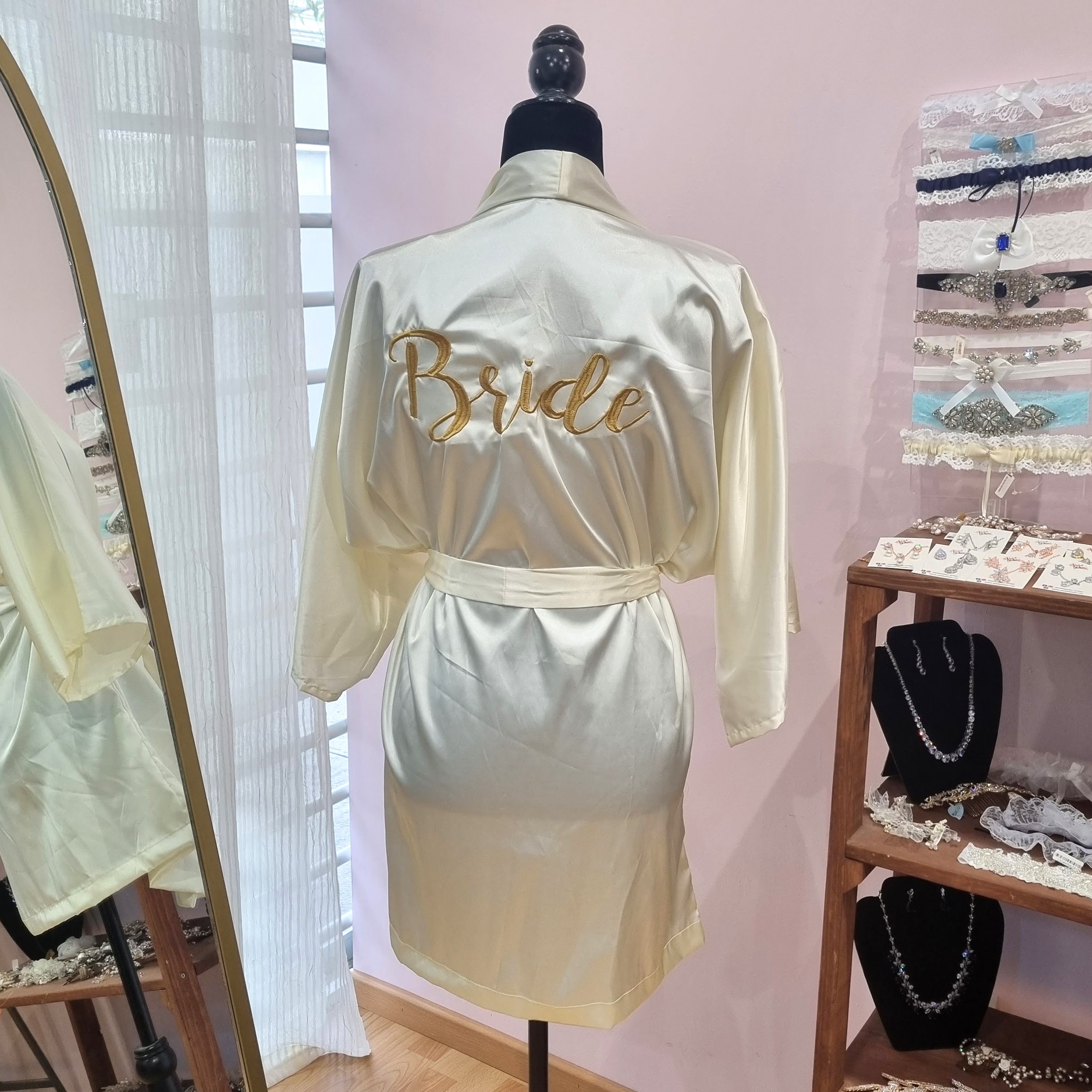Bata Ivory Bordada Entrega Inmediata Bride Talla M