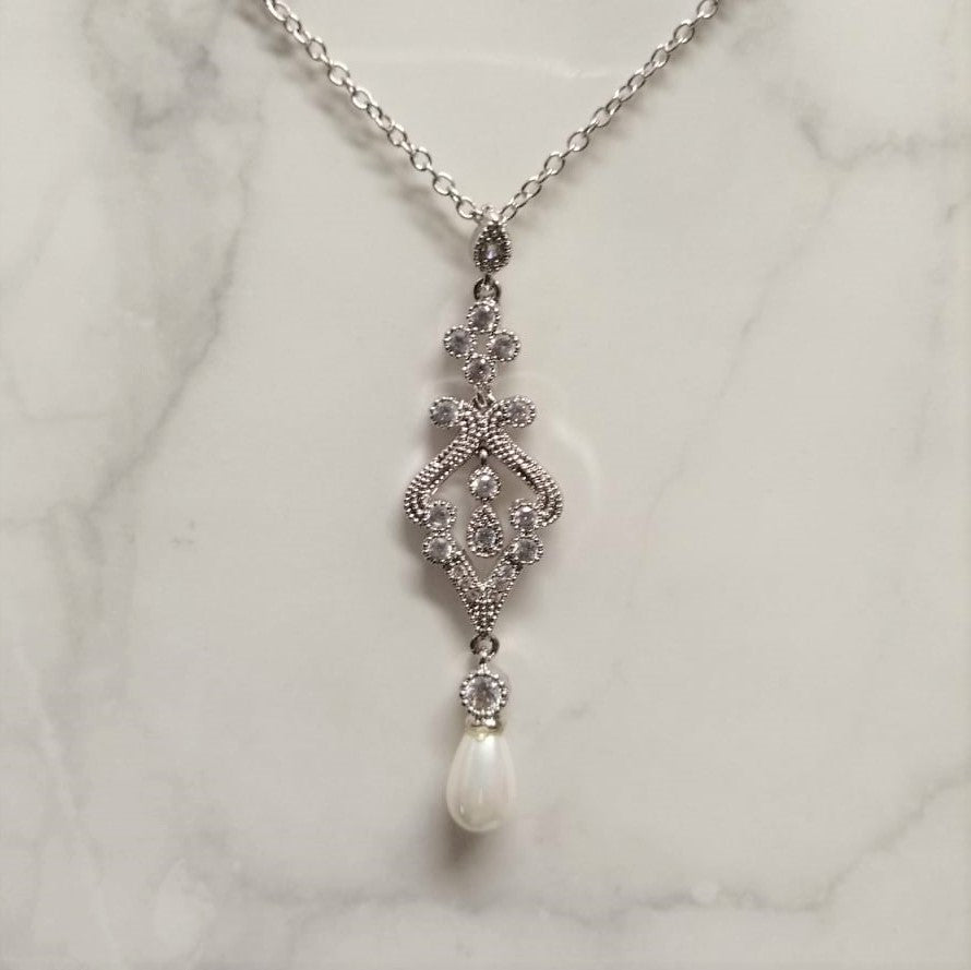 CP596 COLLAR PLATA PLACA CON PERLA