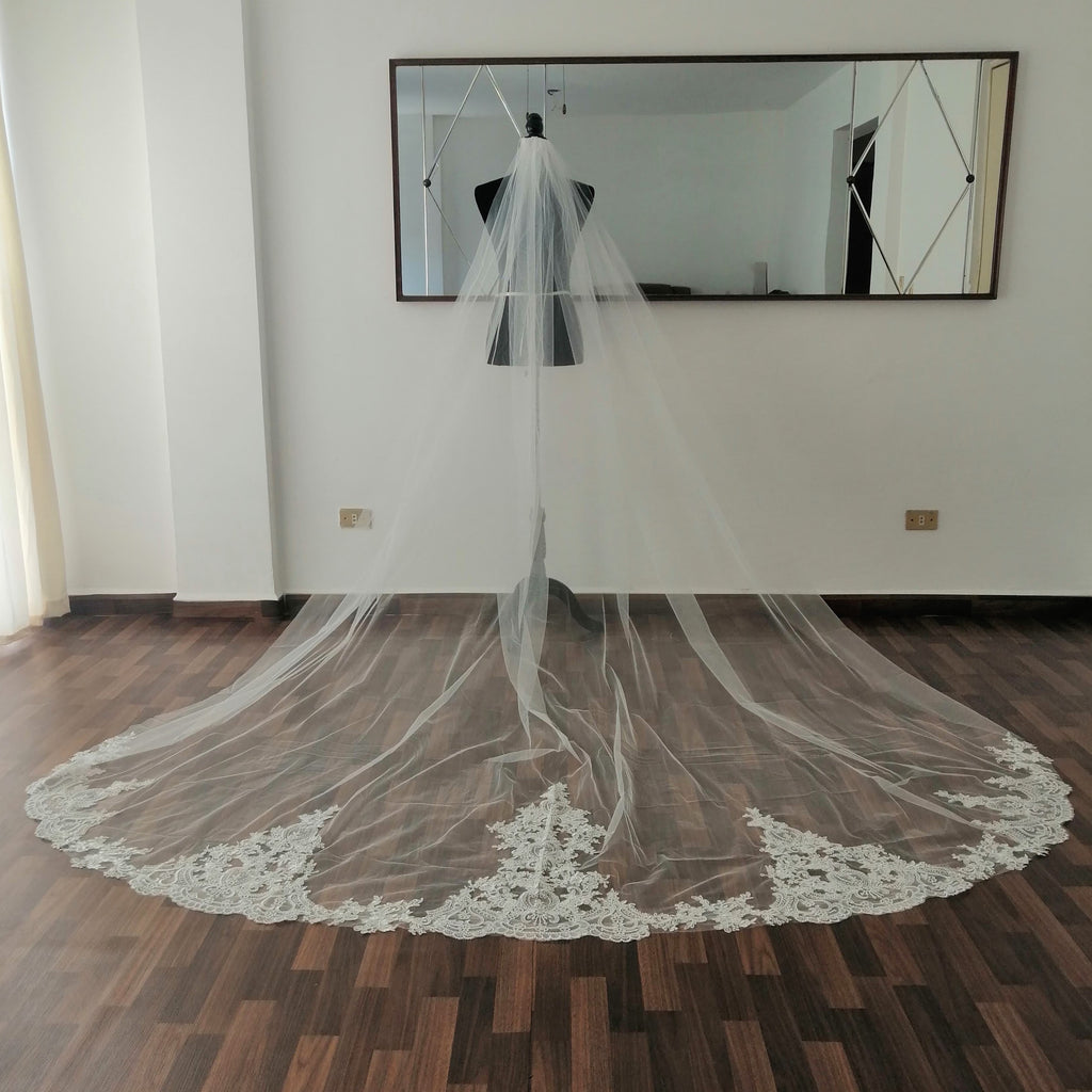 DUBAÍ Velo Ivory 3 mts Abajo corazon picos