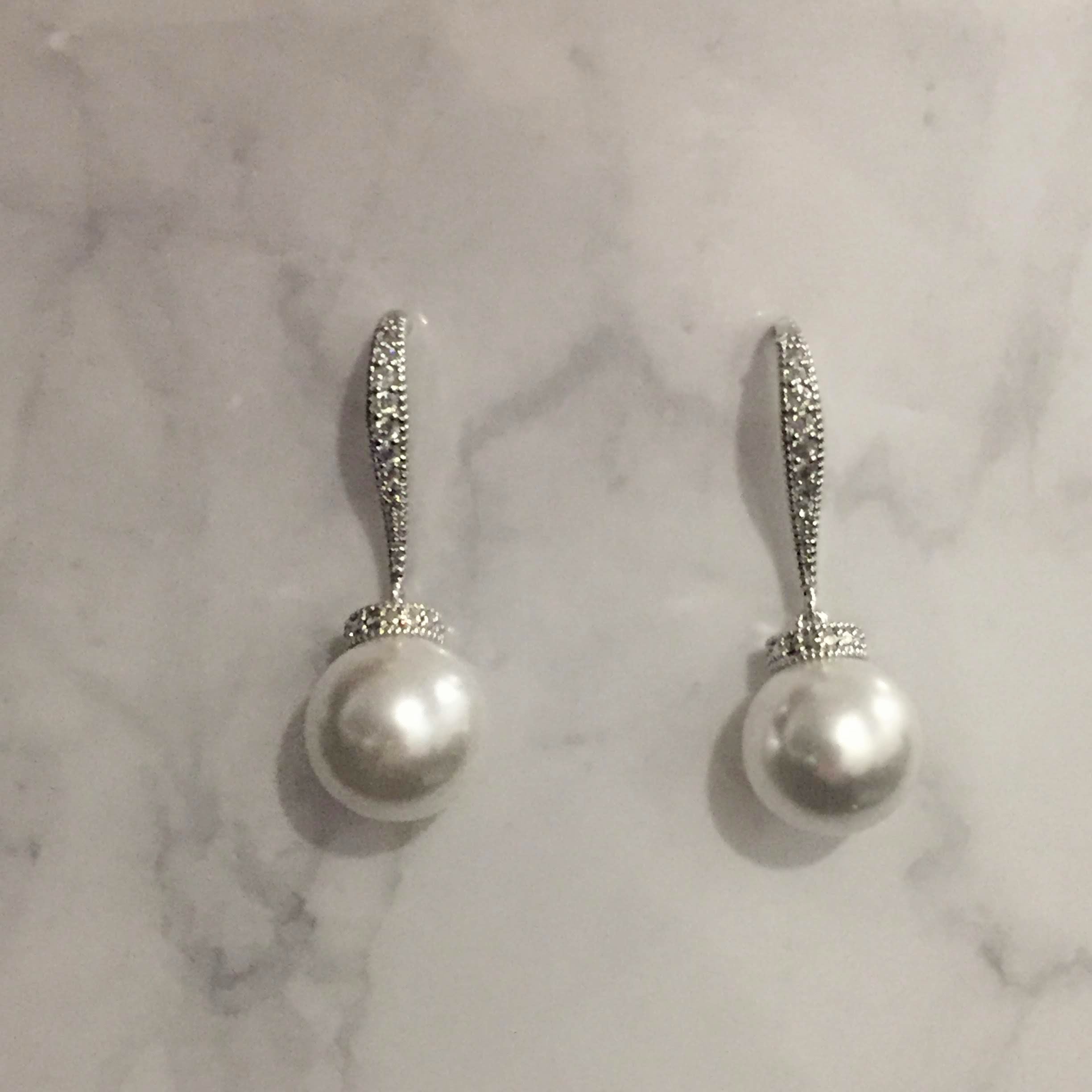 AP572 ARETES PLATA GANCHO CON PERLA