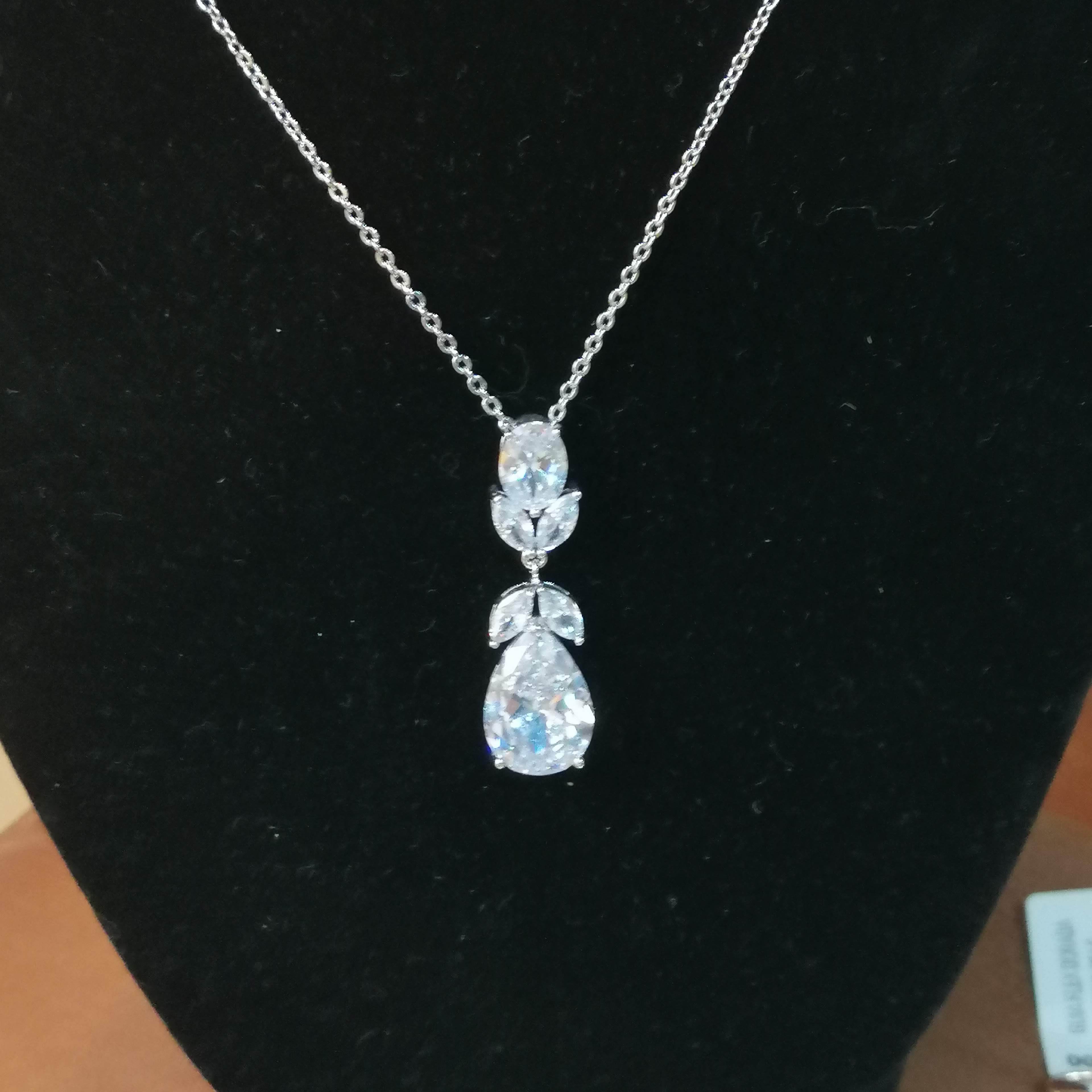CP574 COLLAR PLATA OVALO MARQUISE Y GOTA