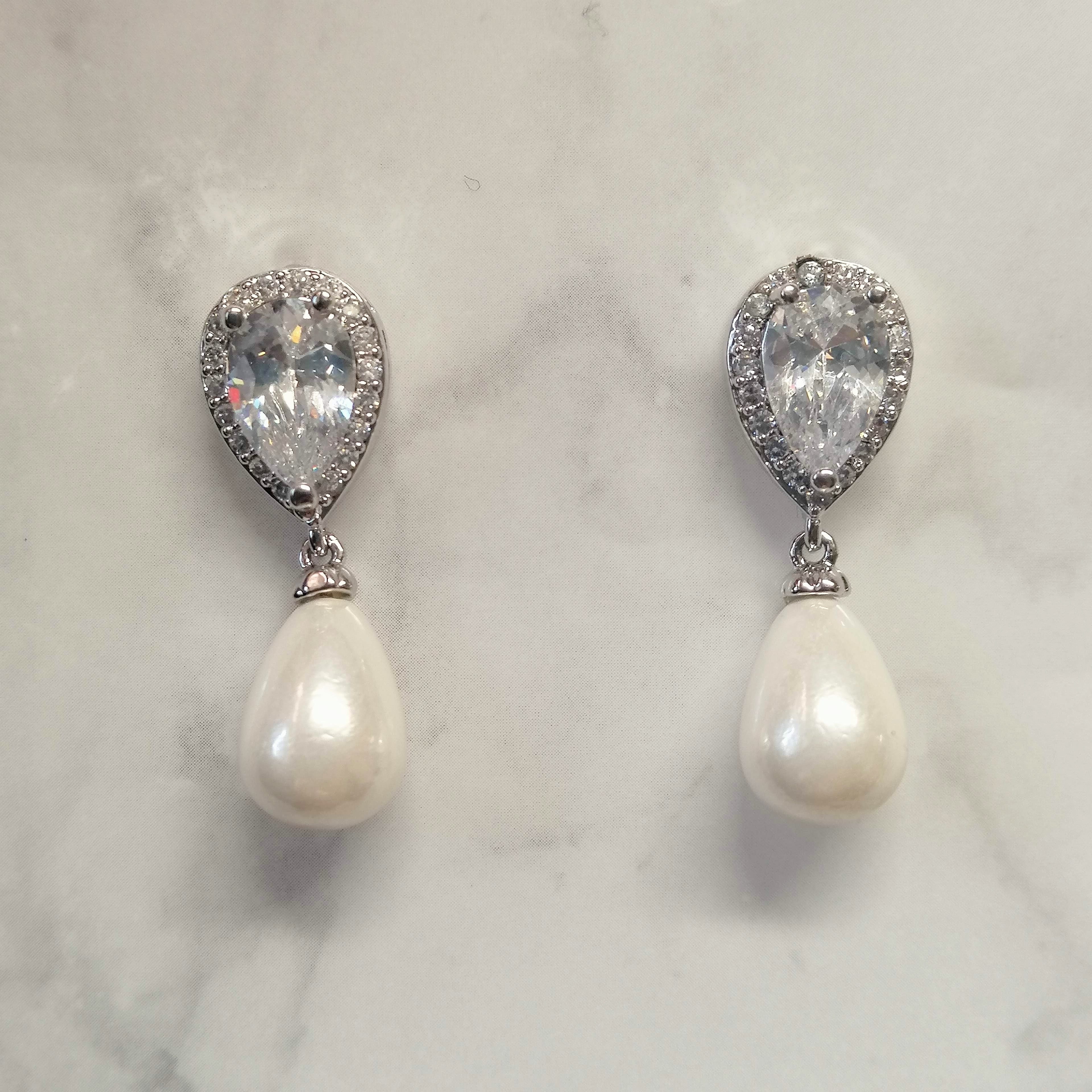 AP386 ARETES PLATA GOTA CON PERLA CLASICOS