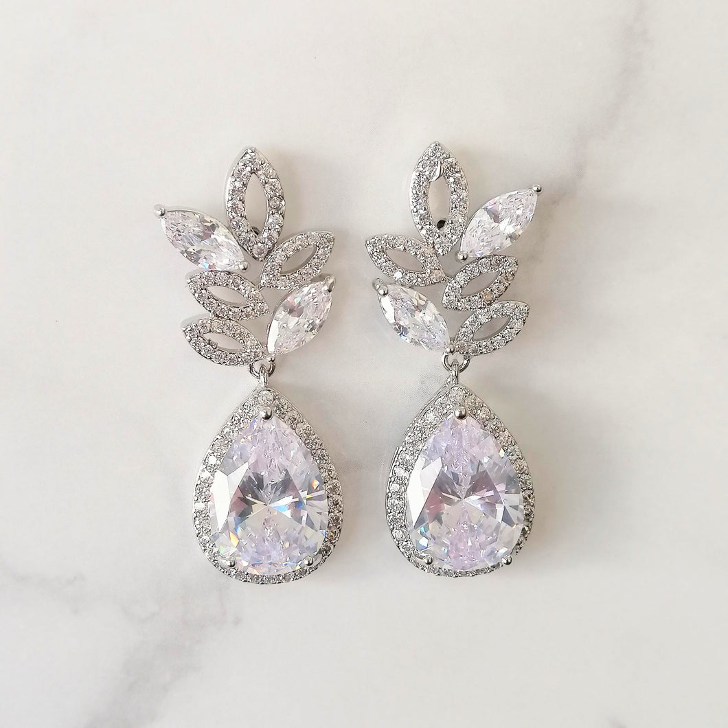 AP918 ARETES PLATEADOS GOTA C MARC Y HOJAS HUE