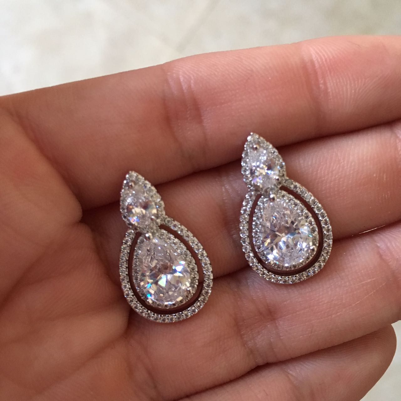 AP451 ARETES PLATA GOTA SOBRE GOTA