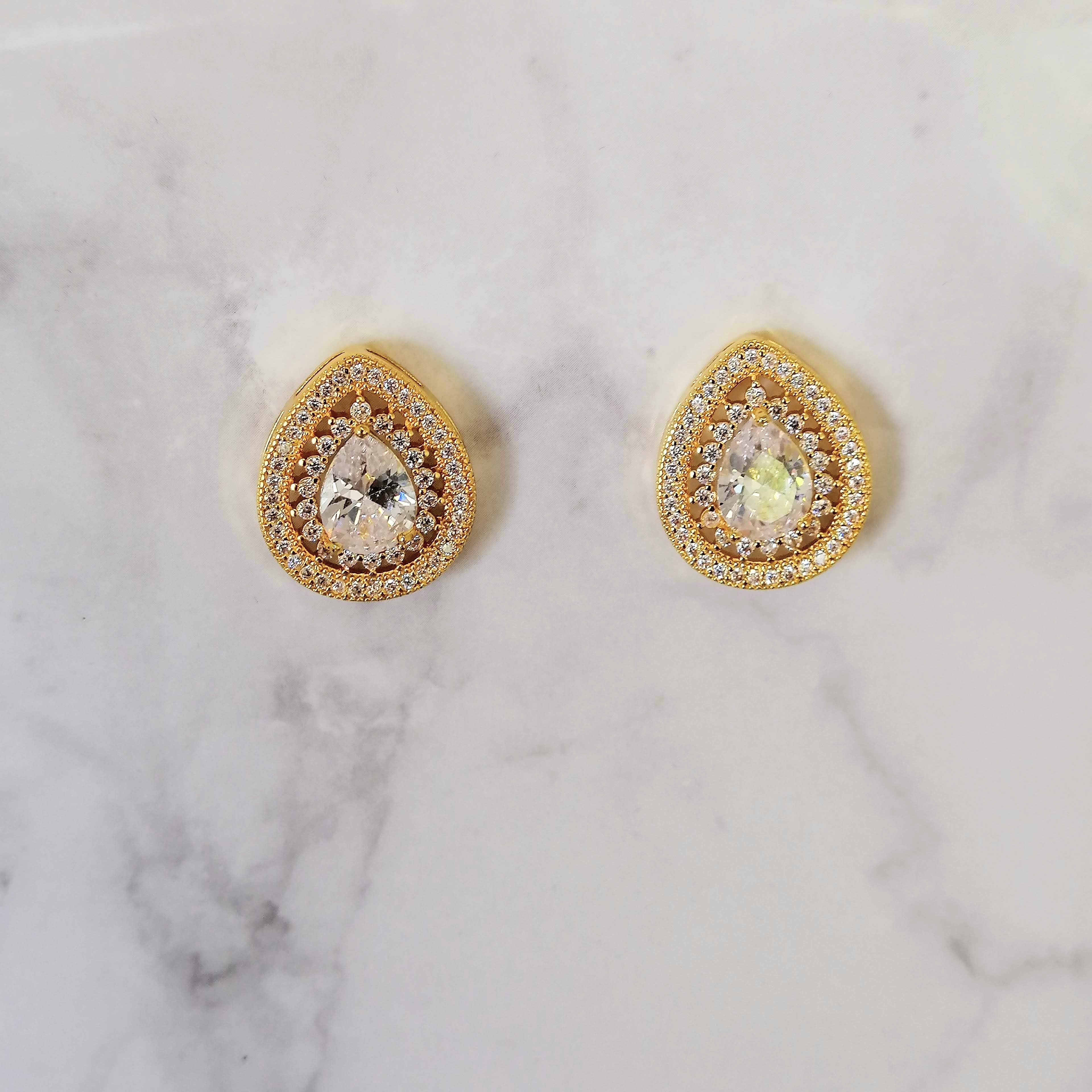 AD810 Aretes Dorados Gota con Marco Doble