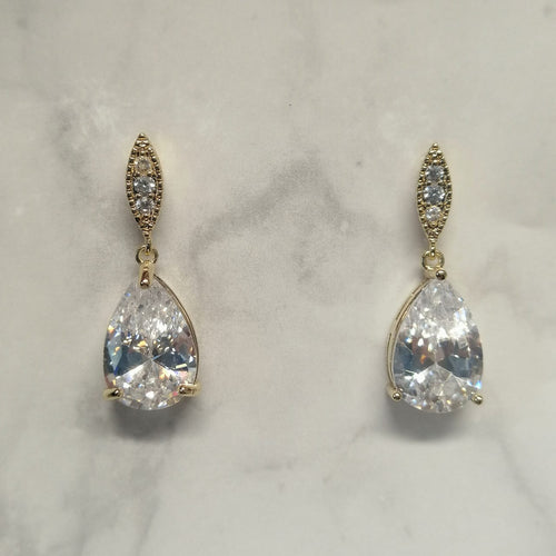 AD542 ARETES DORADOS MARQ Y GOTA MINI