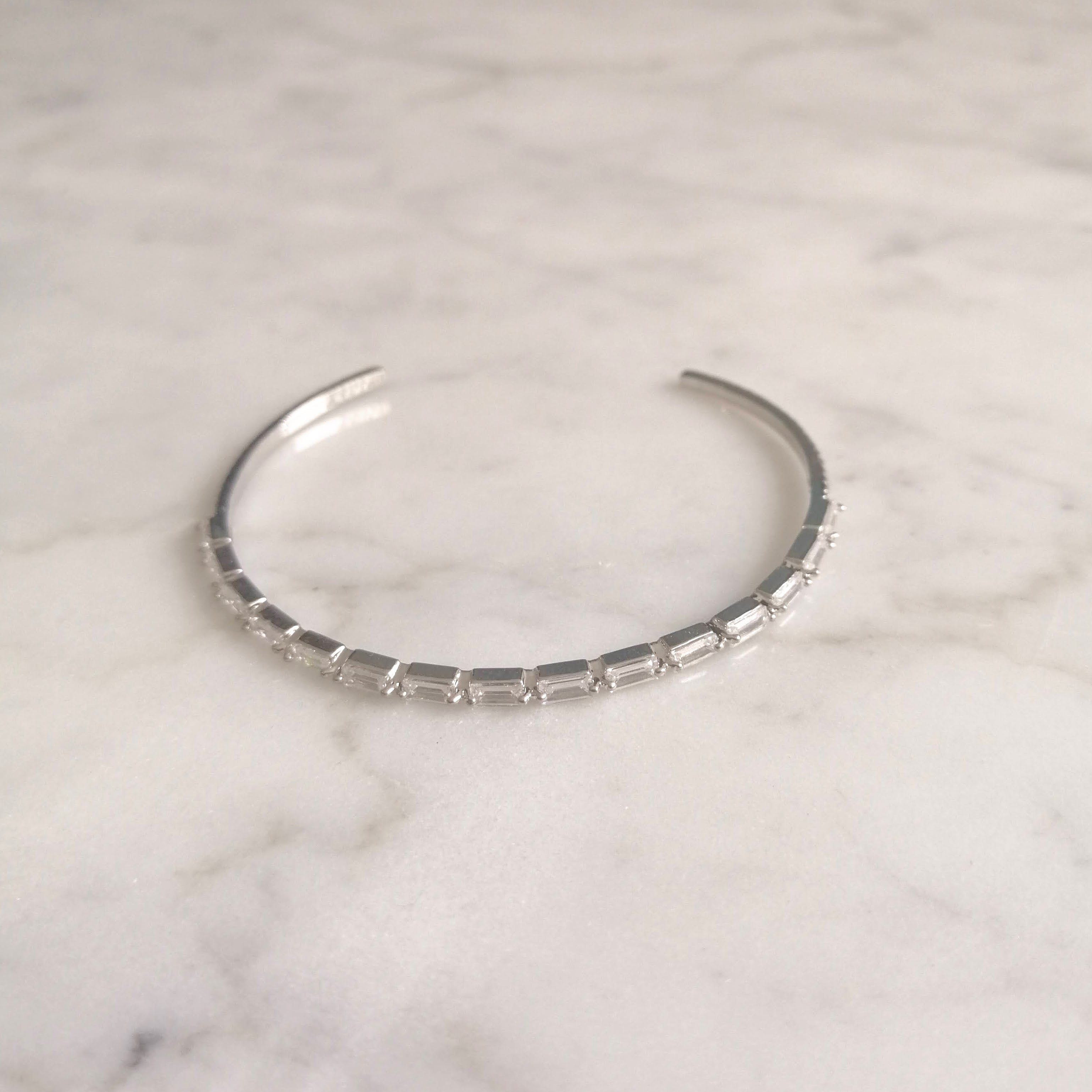 PP837 ARO PLATEADO MINI BAGUETTE