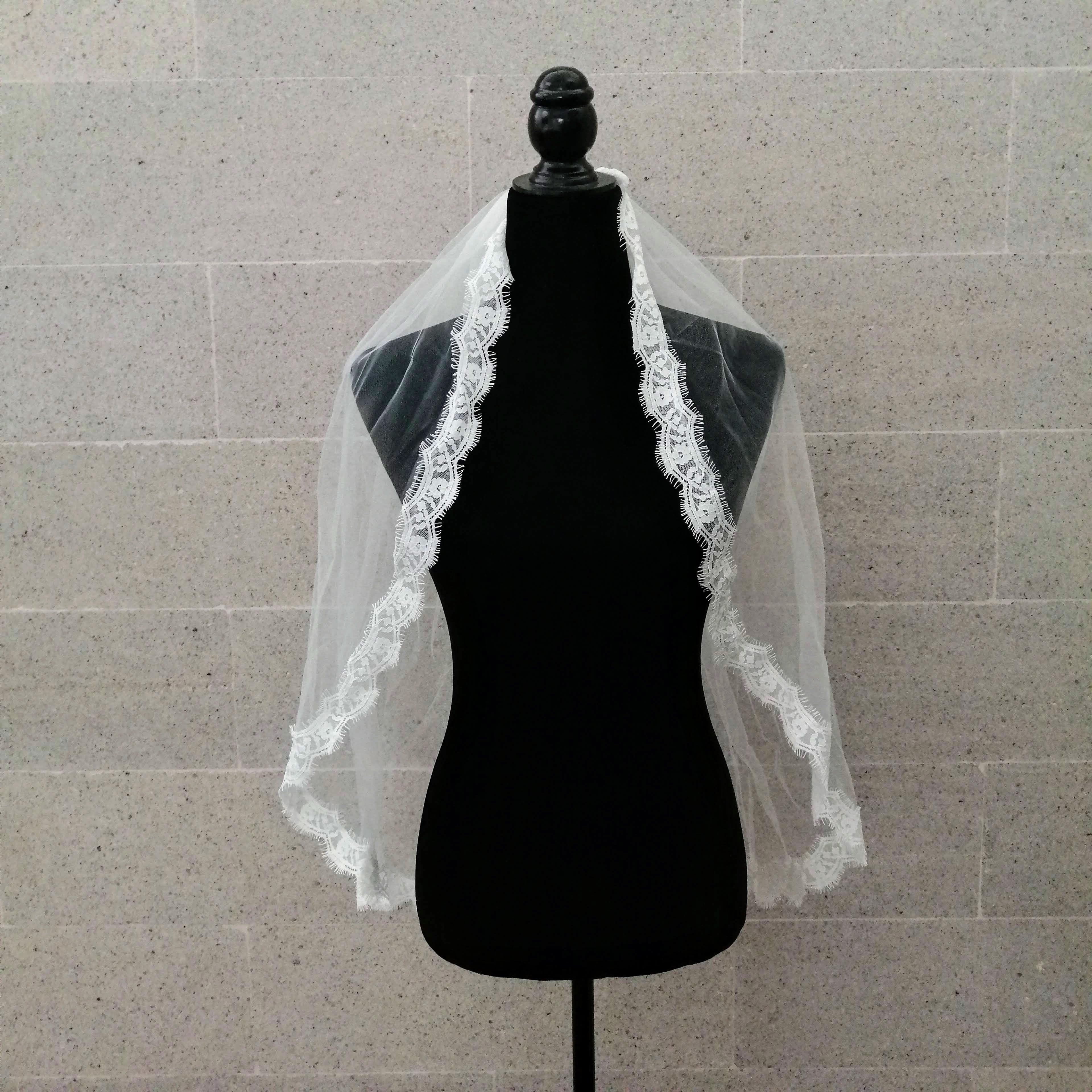 VI357 Velo Ivory Corto con Encaje