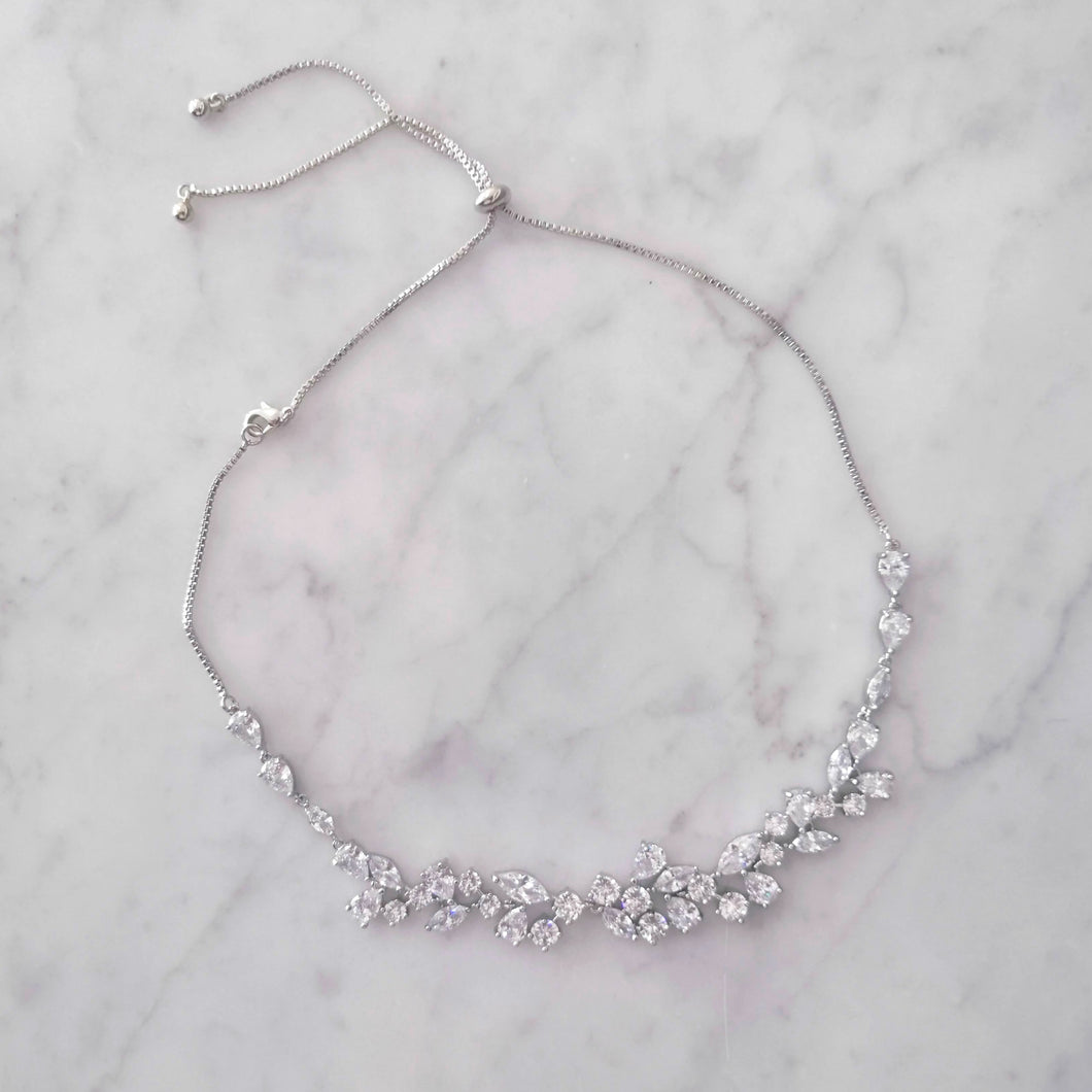 CP880 COLLAR PLATEADO CHOKER AJUST
