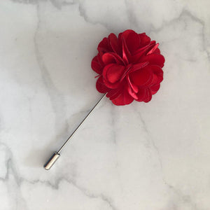 BP116 BOUTTONIER FLOR SATIN ROJO