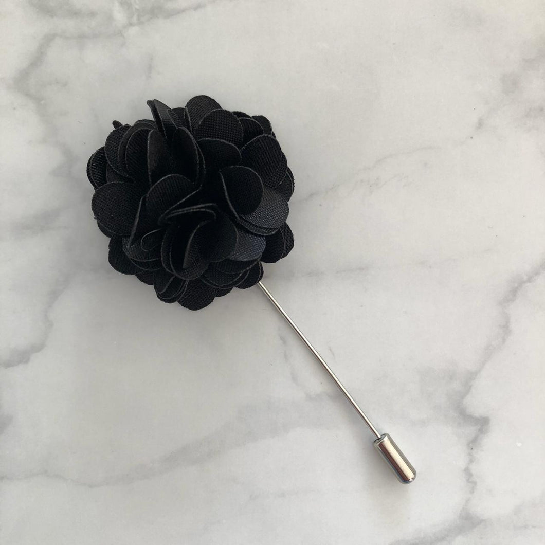 BP155 BOUTTONIER FLOR SATIN NEGRO
