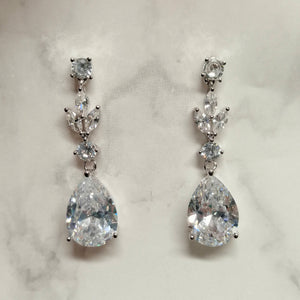 AP410 ARETES PLATA CON GOTA