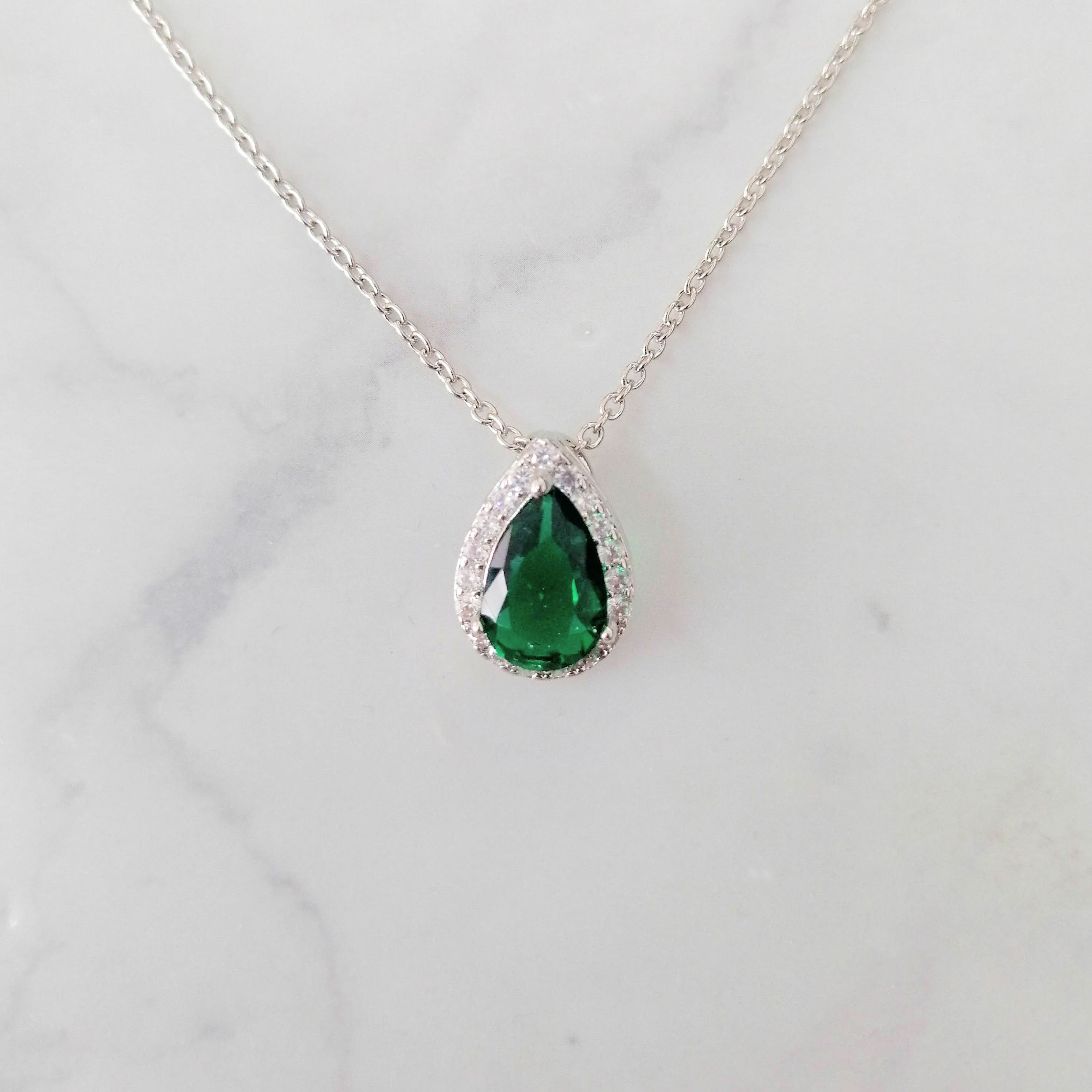 CP891 COLLAR PLATEADO SOLO GOTA VERDE