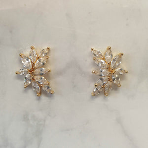AD490 ARETES DORADO MARQUISE STUD LADO