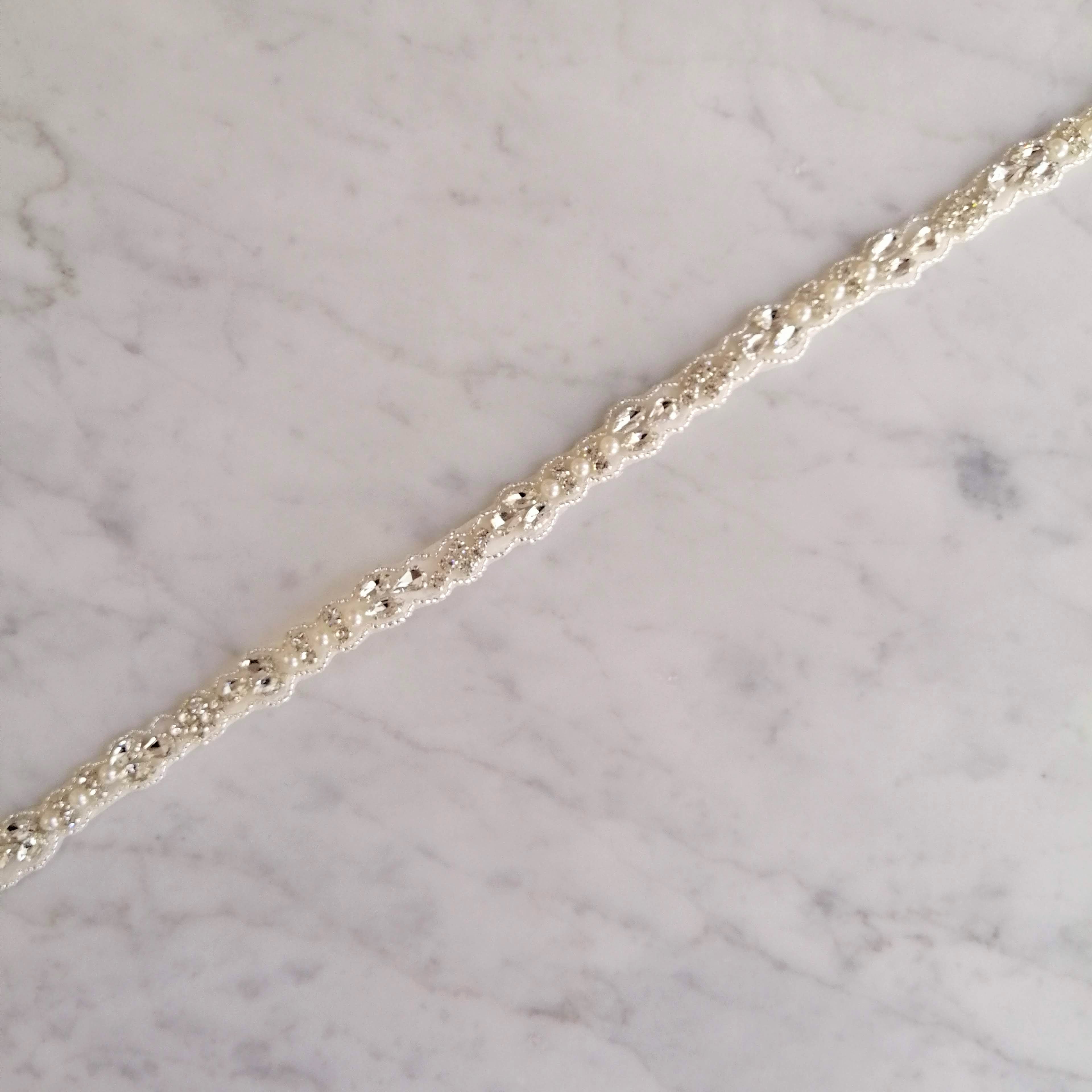 CPI343 CINTO PLATA IVORY MINI CON PERLAS