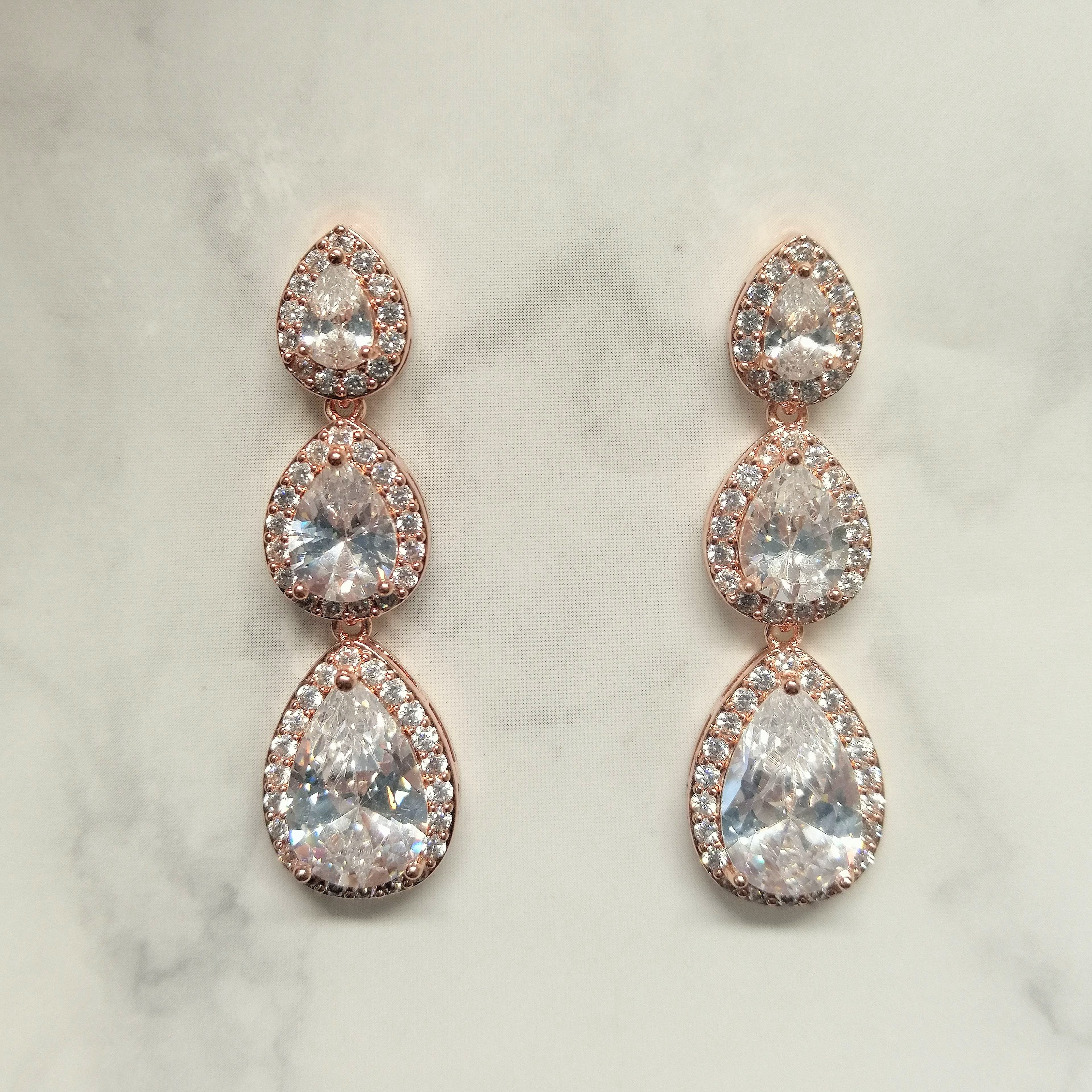 AR567 ARETES ROSAS 3 GOTAS