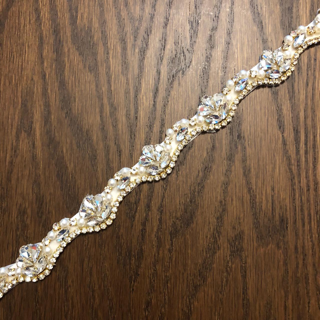 CDI105 CINTO DORADO IVORY ONDAS