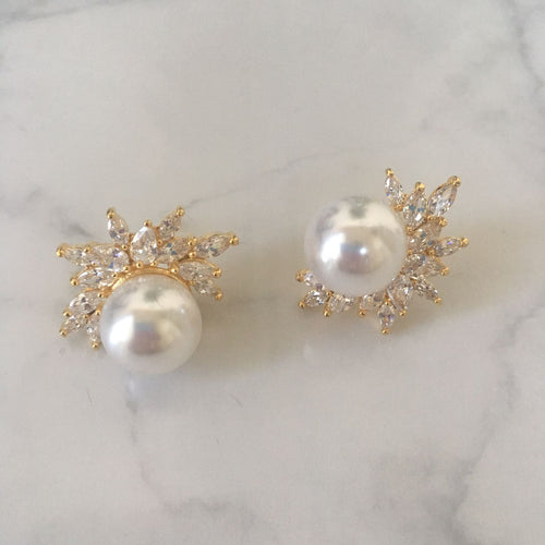AD316 ARETES DORADOS CON PERLA GDE Y MARQUISE