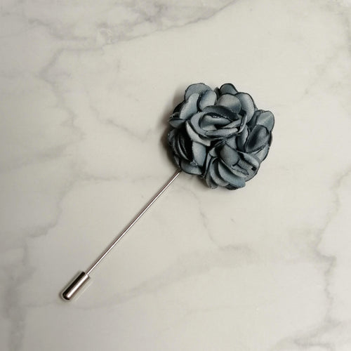 BOUTTONIERE SATIN CELESTE