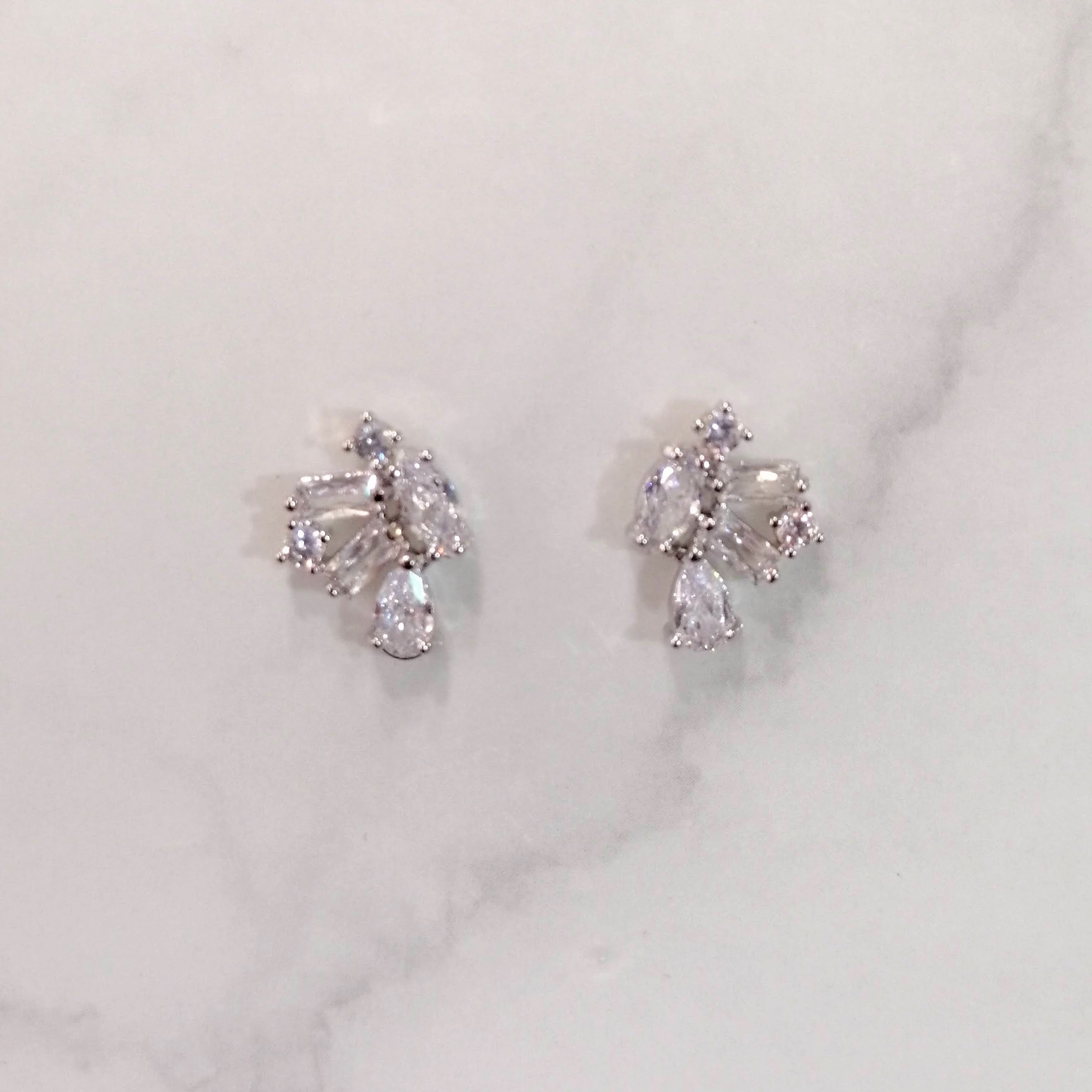 AP866 ARETES PLATEADOS STUD MINI
