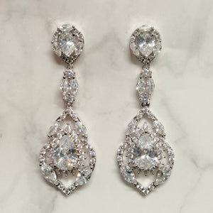 AP620 ARETES PLATA LARGOS GOTA Y MARCO