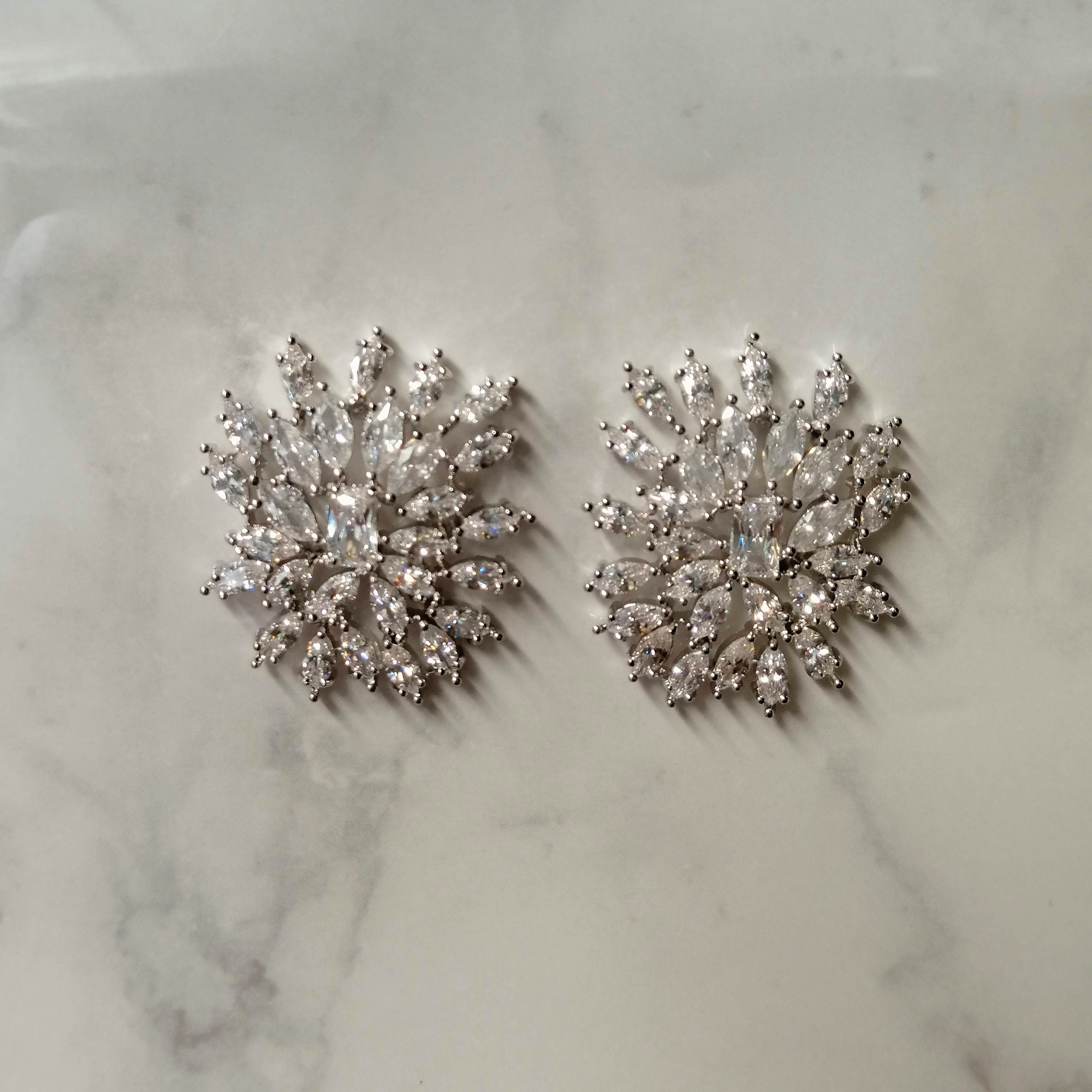 AP677 ARETES PLATA STUD GRANDE