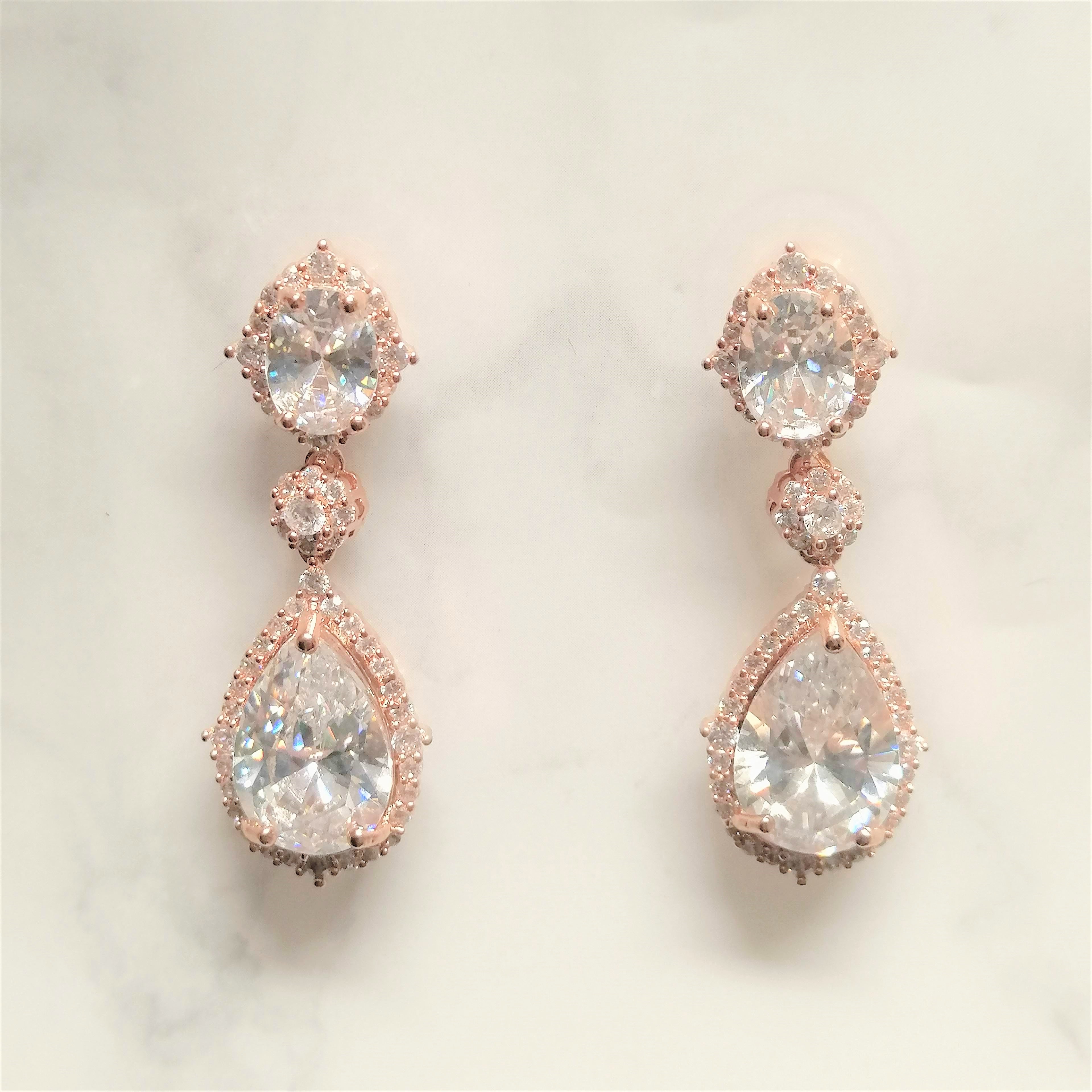 AR436 ARETES ROSAS OVALO-GOTA