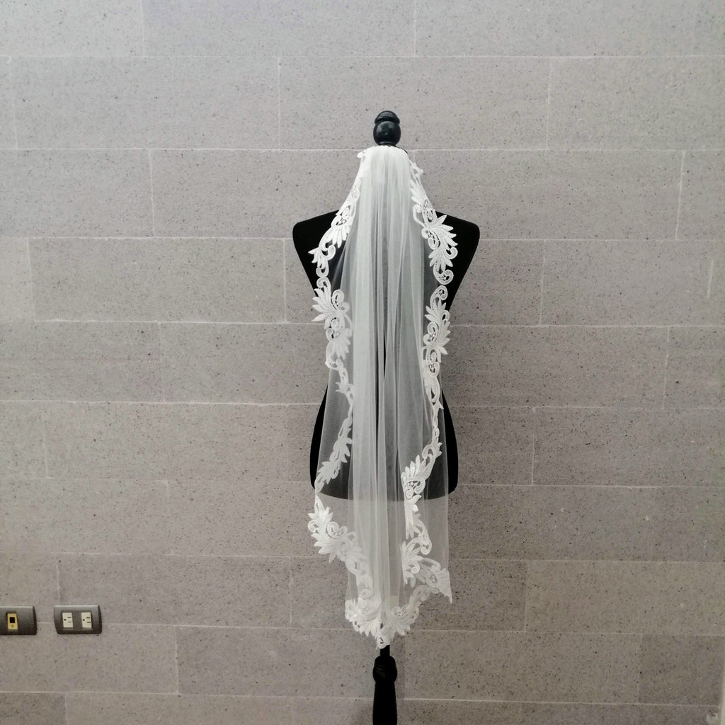 ECUADOR Velo Ivory 1 metro encaje orilla hojas VI335