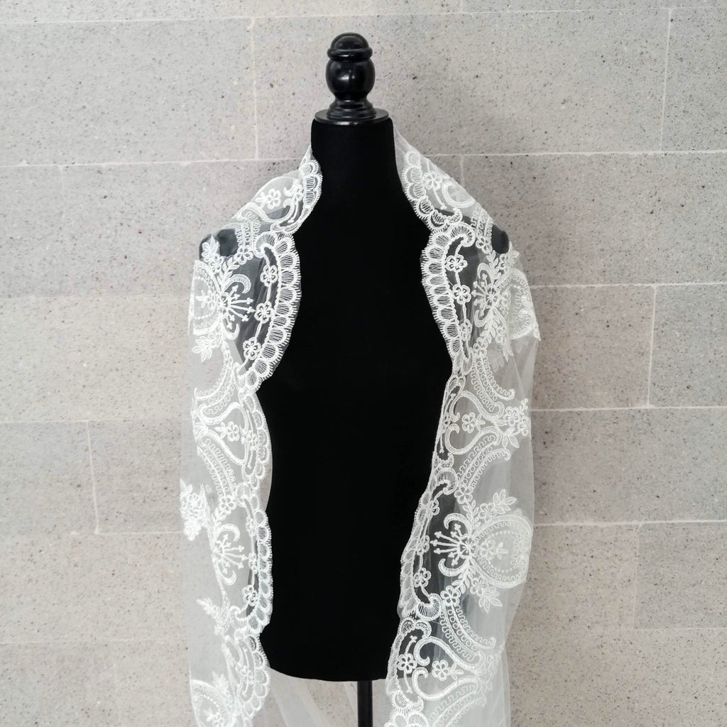 BELGICA Mantilla Ivory 3 metros encaje completo Corazon VI337