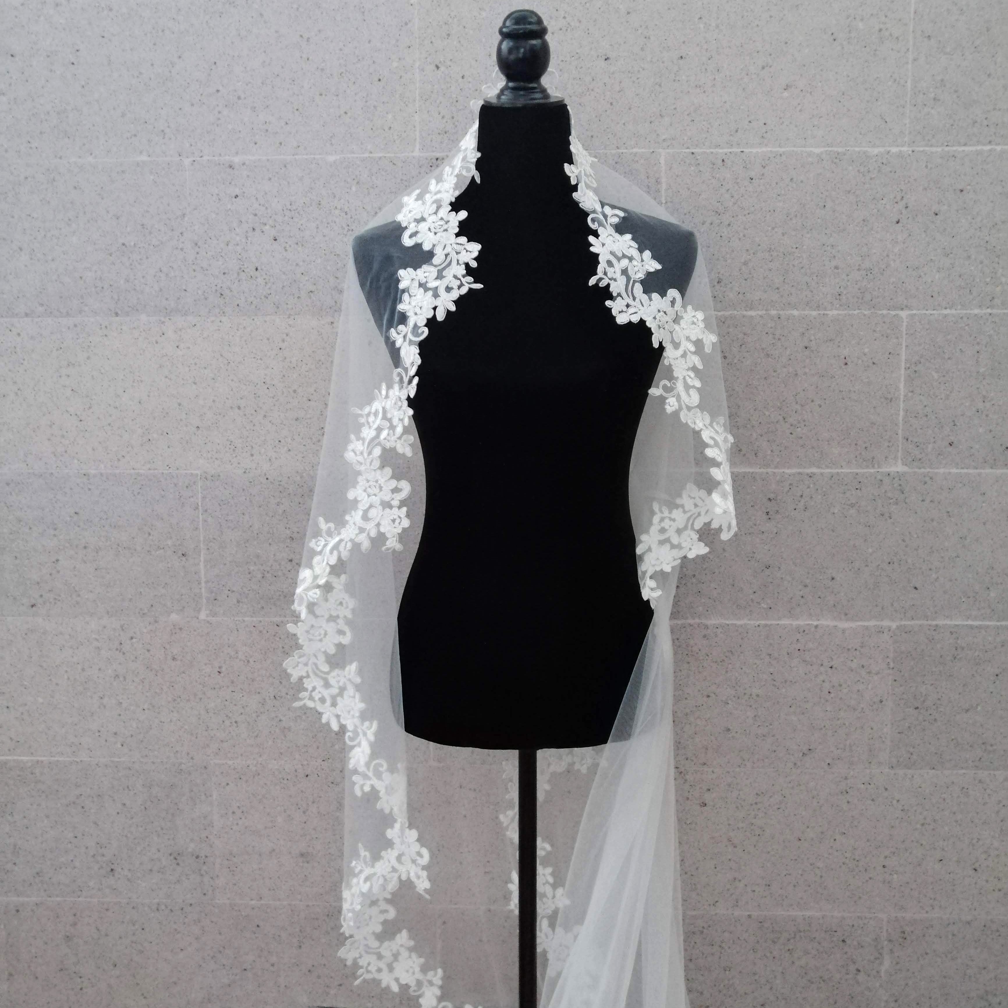 ESLOVENIA MANTILLA IVORY 3 METROS CON ENCAJE VI339