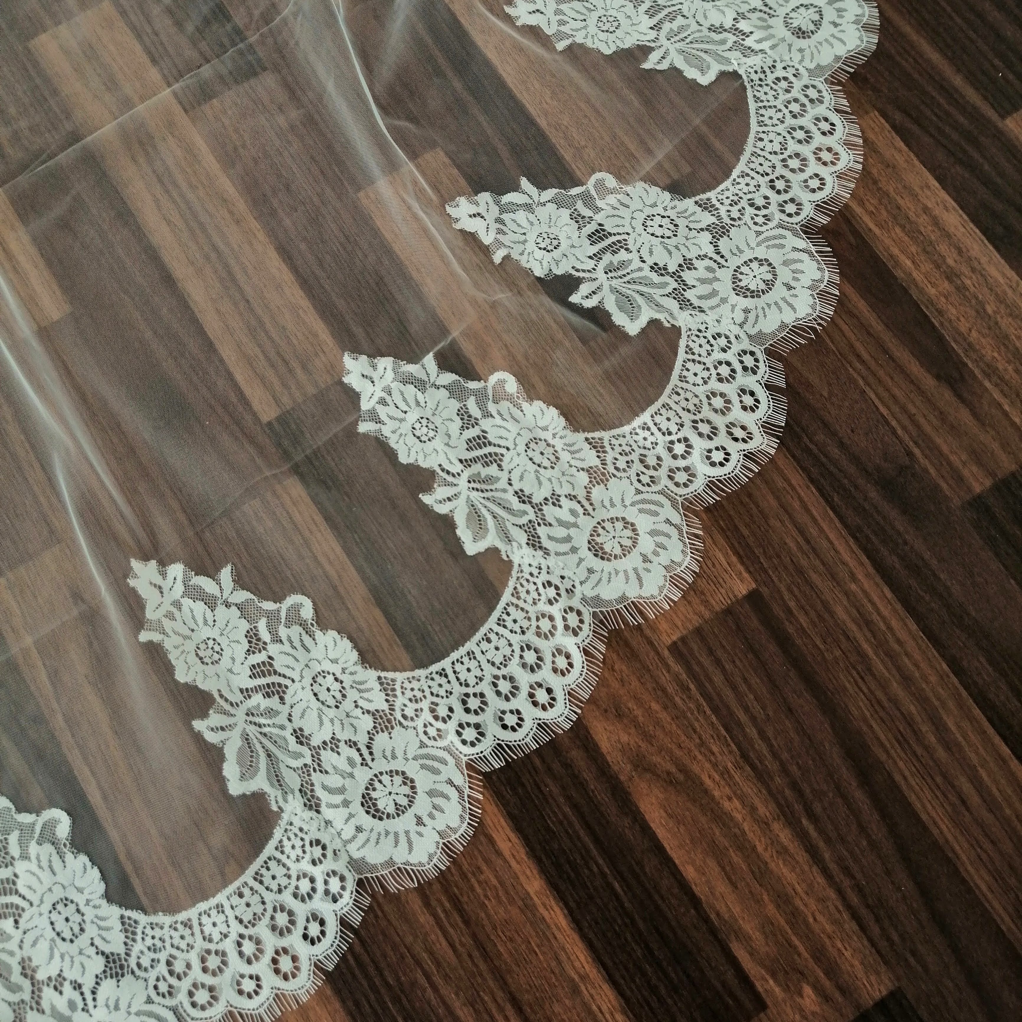 VI383 Velo Ivory 3 mts doble flores encaje delgado