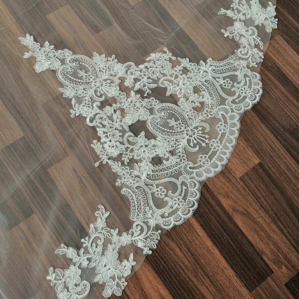 DUBAÍ Velo Ivory 3 mts Abajo corazon picos