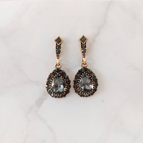 AD932 ARETES ORO VIEJO CON NEGRO