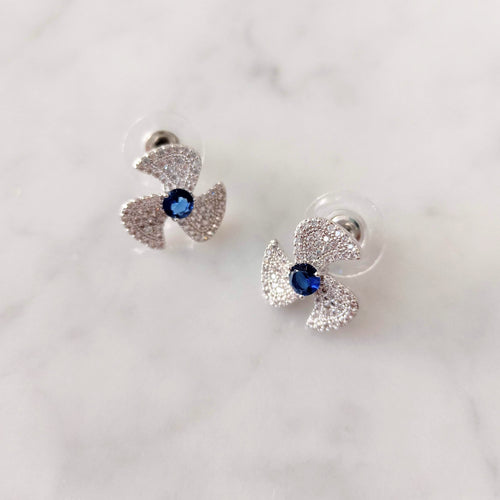 AP116 ARETES PLATEADOS ABANICO C AZUL