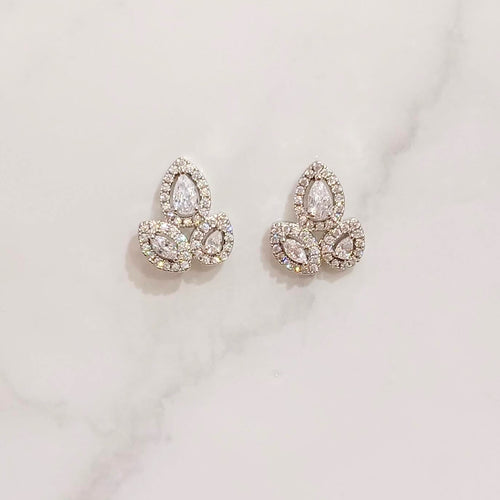 AP216 ARETES PLATEADOS 3 HOJAS C MARC
