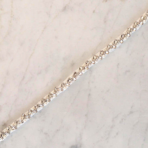 CPB225 CINTO PLATEADO BLANCO TIRA TUPIDO MINI CON PERLAS