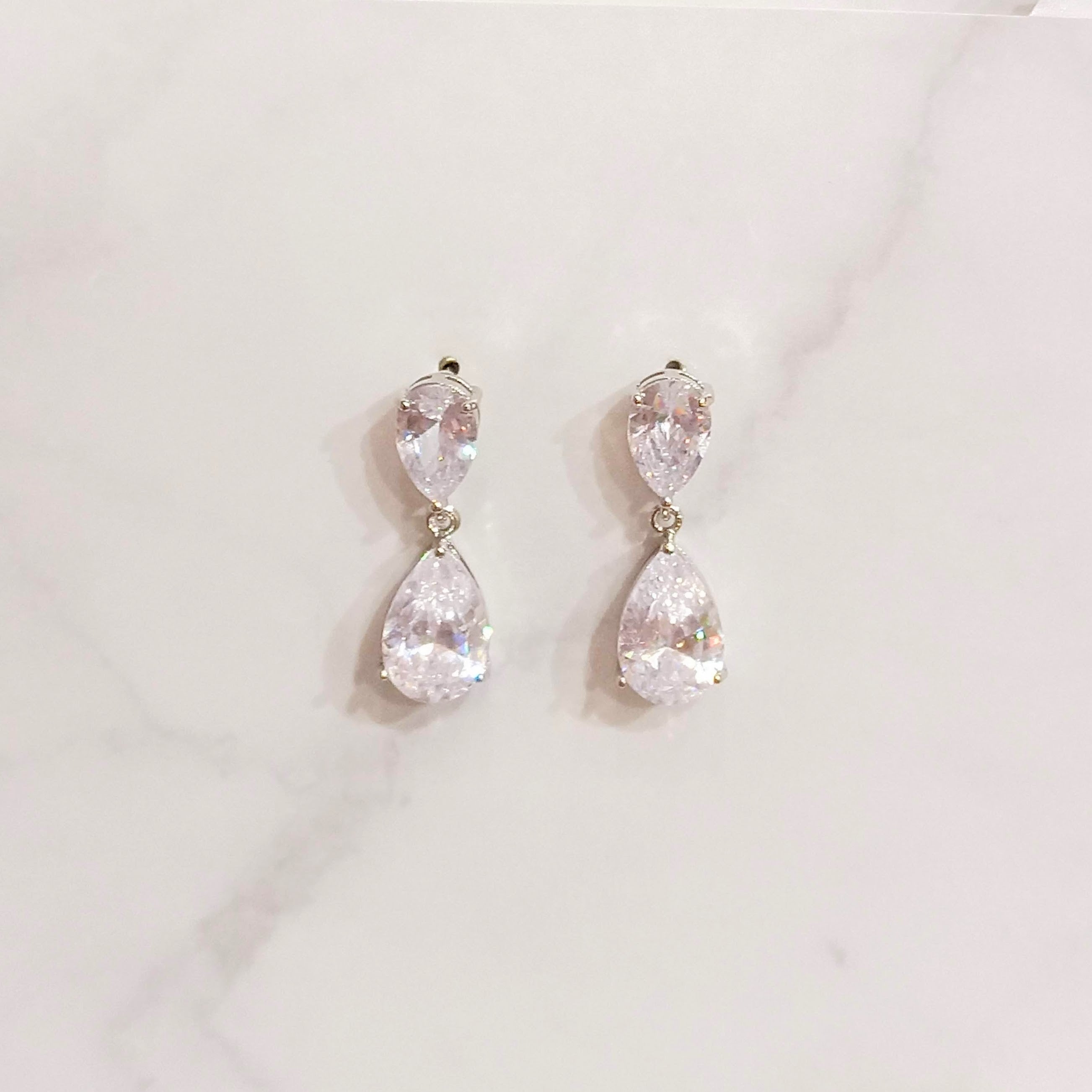 AP594 ARETES PLATEADOS 2 GOTAS MINI