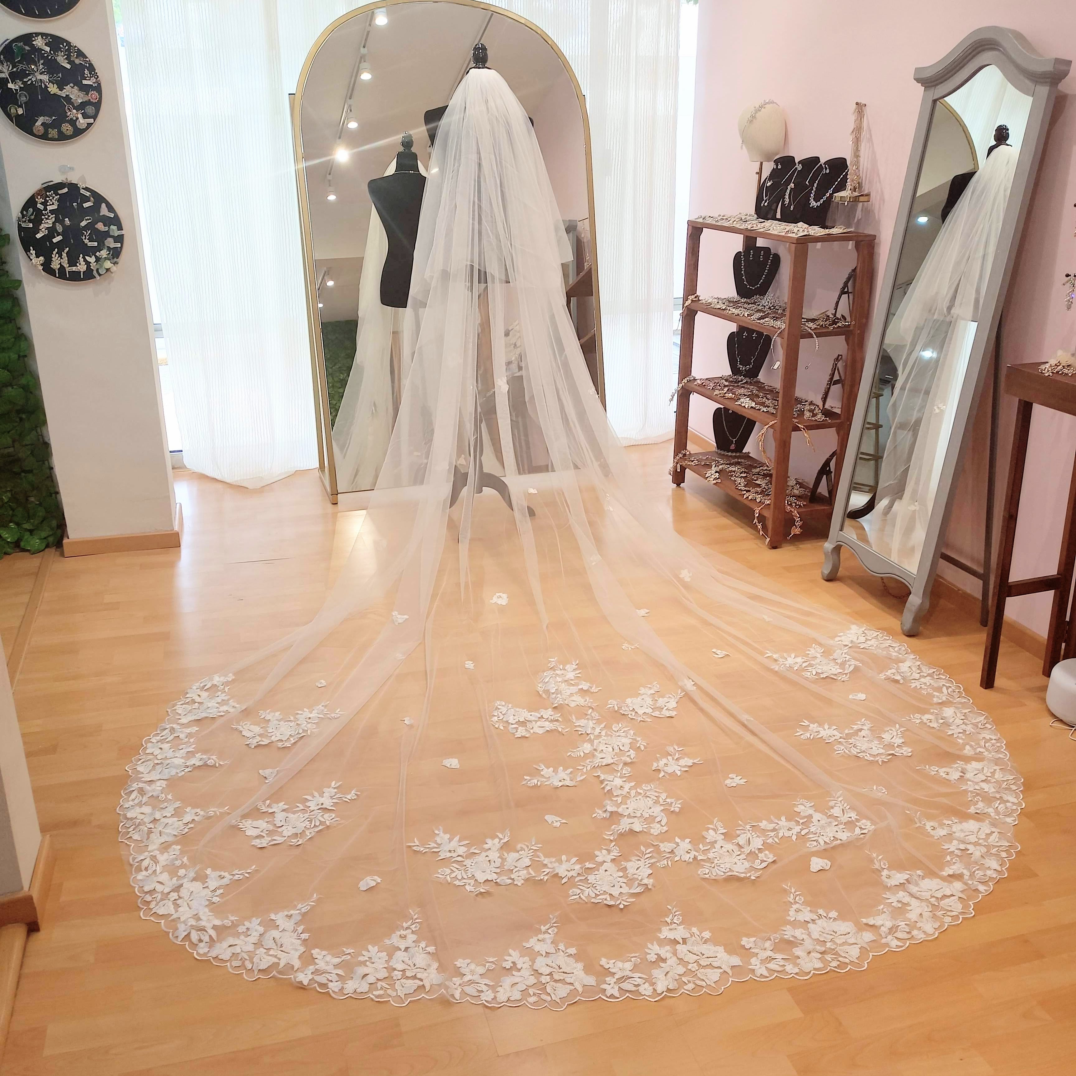 HUNGRIA Velo Ivory 3.5 mts con detalles Champagne