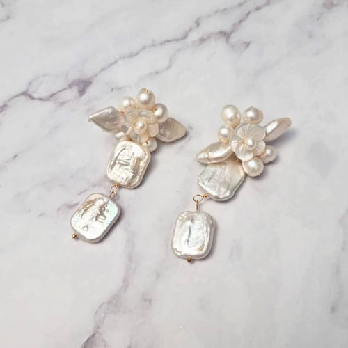 AD138 ARETES DORADOS CON PERLAS NATURALES