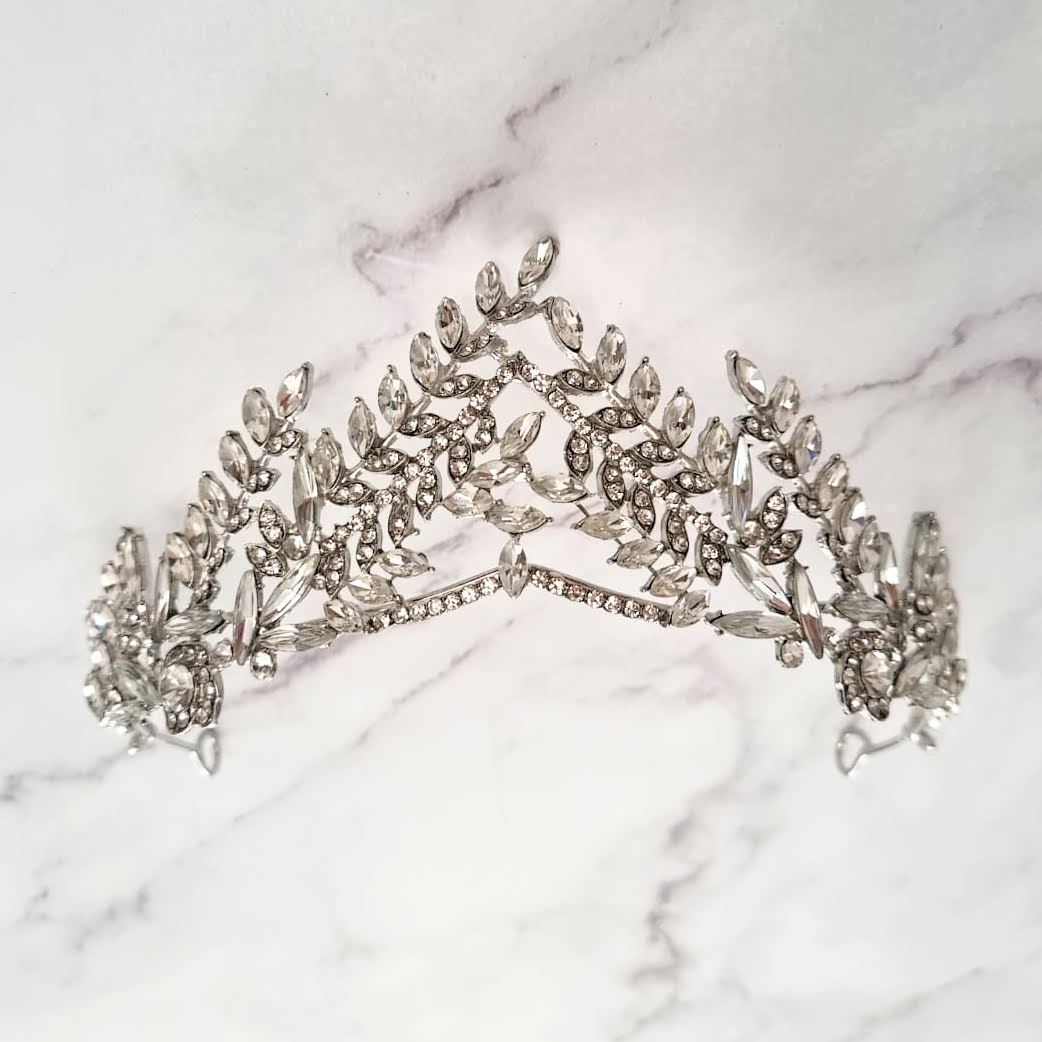 ELISA TIARA
