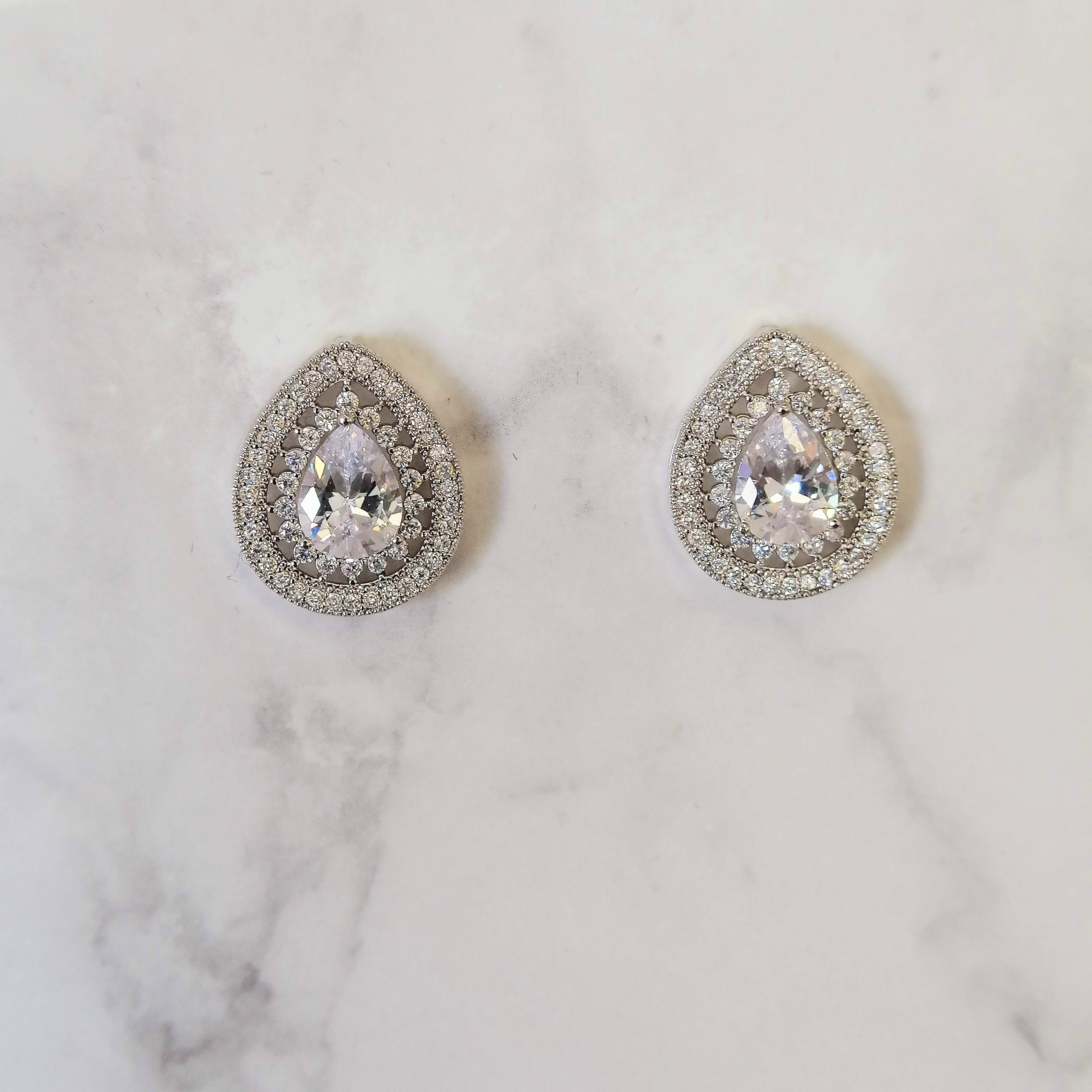 AP808 Aretes Plateados Gota con Marco Doble