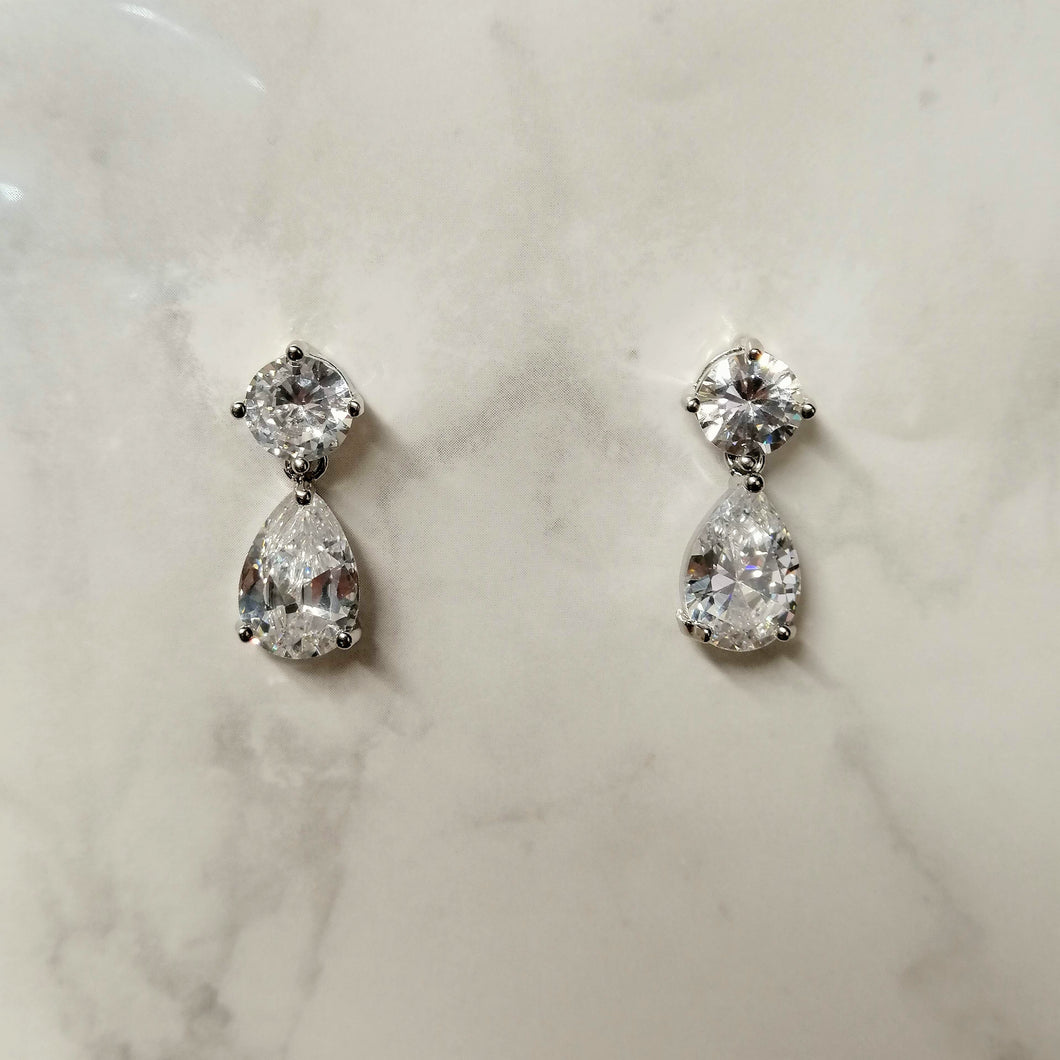AP791 ARETES PLATEADOS GOTA MINI
