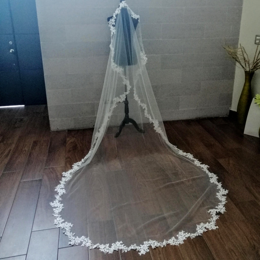 ESLOVENIA MANTILLA IVORY 3 METROS CON ENCAJE VI339